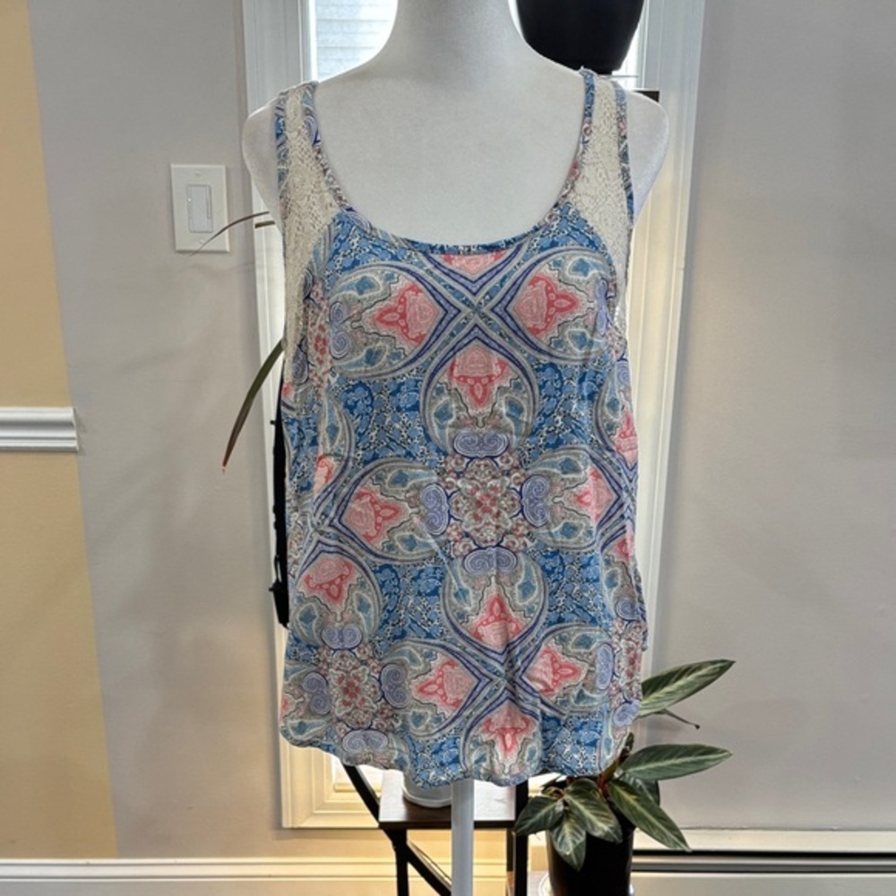 🦒 Mossimo Blue and Pink Patterned Tank Top size XL